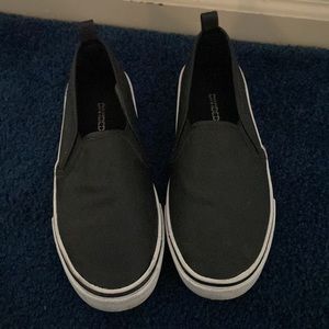 Slip-ons size 7